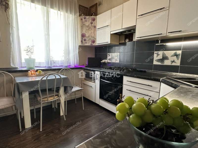 трёхкомнатная квартира на улице Буревестника дом 14