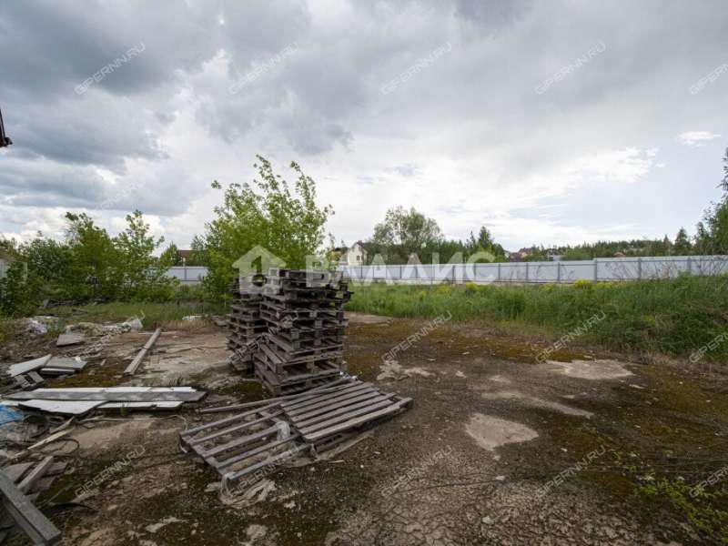 здание под офис, торговую площадь на Полевой улице
