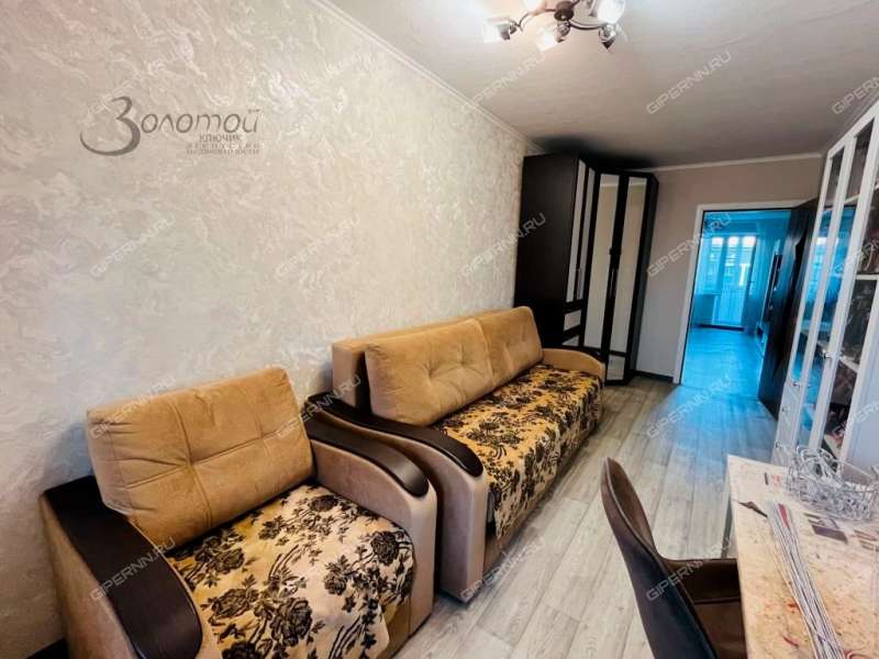 трёхкомнатная квартира на улице Челюскинцев дом 15