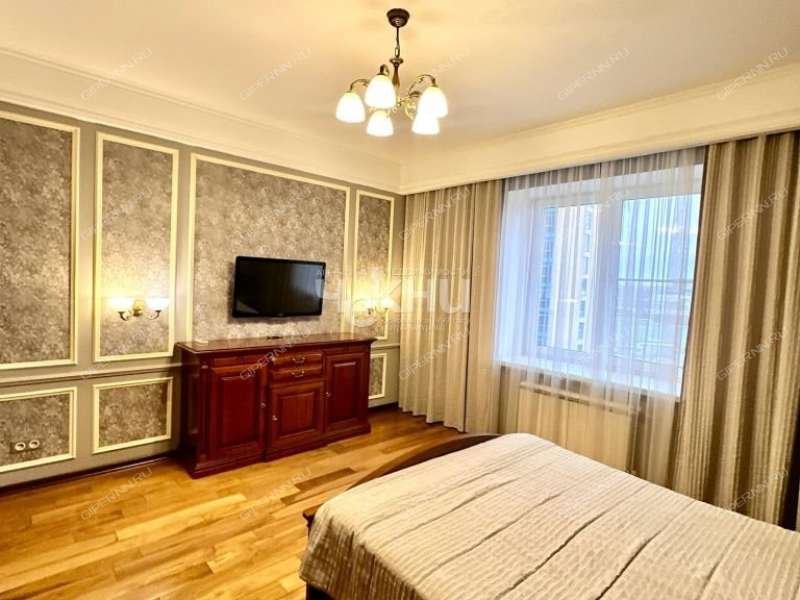 трёхкомнатная квартира на улице Коминтерна дом 139