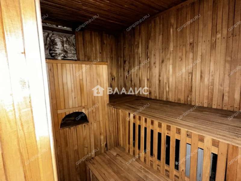 дом на улице Зеленкина село Безводное