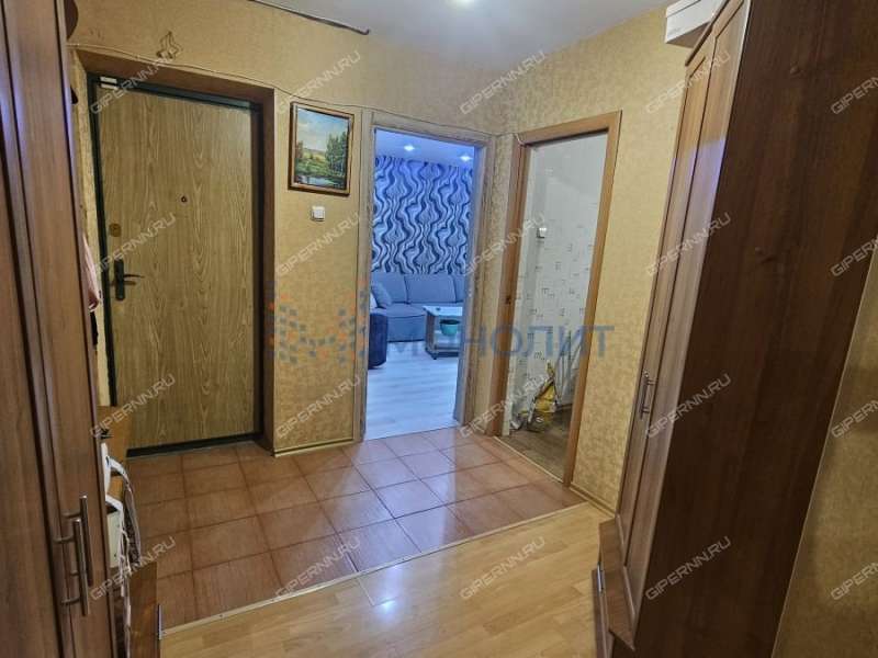 трёхкомнатная квартира на улице Александра Хохлова дом 21