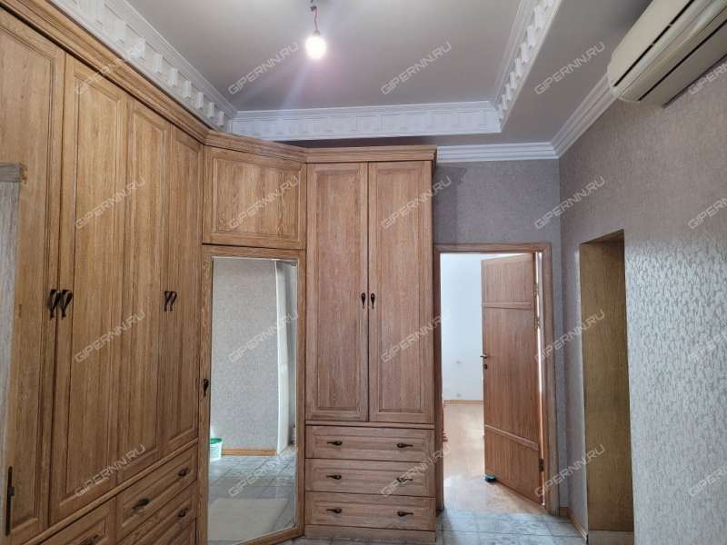 трёхкомнатная квартира на Верхне-Волжской набережной дом 6