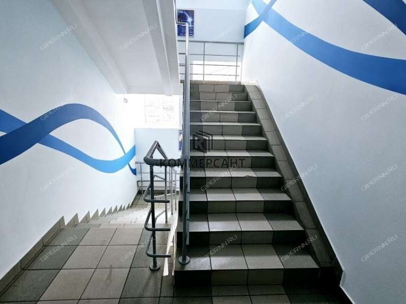 здание под офис, торговую площадь на улице Добролюбова