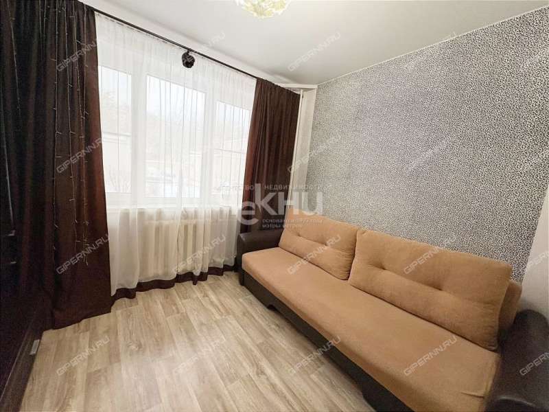 трёхкомнатная квартира на Полтавской улице дом 35