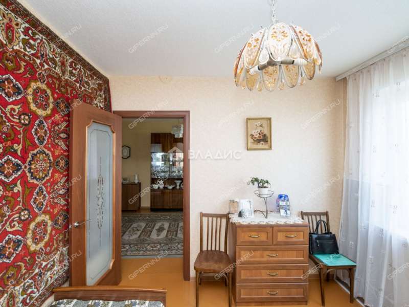 трёхкомнатная квартира на улице Островского дом 1