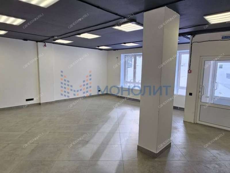 помещение под офис, торговую площадь на улице Владимира Лузянина