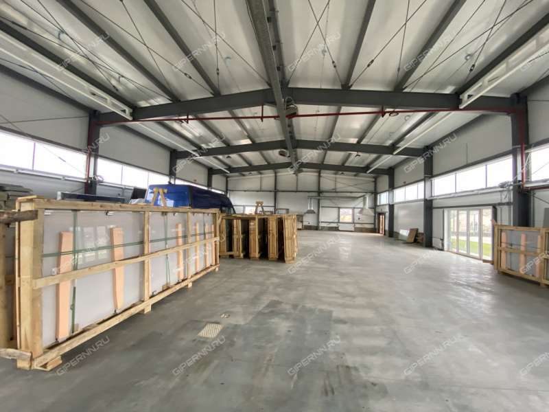 здание под склад, производственную площадь на улице Щербакова