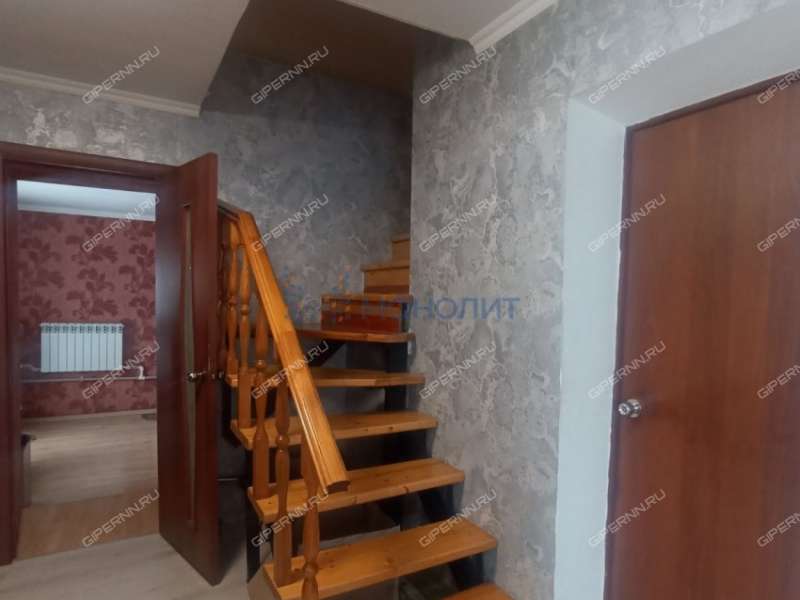 дом на -