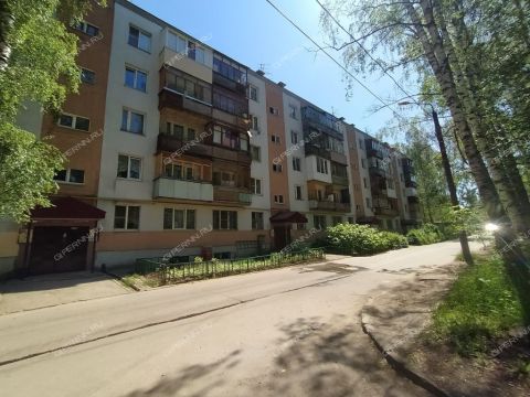 3-komnatnaya-ul-geroya-bykova-d-1 фото