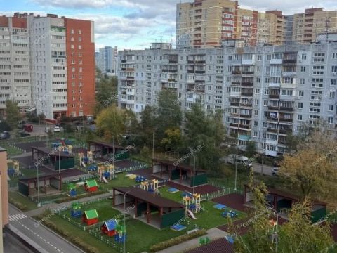2-komnatnaya-ul-sergeya-esenina-d-35 фото