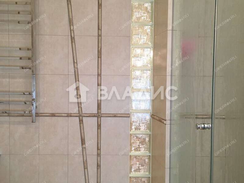 семикомнатная квартира на Сенной площади дом 6/49