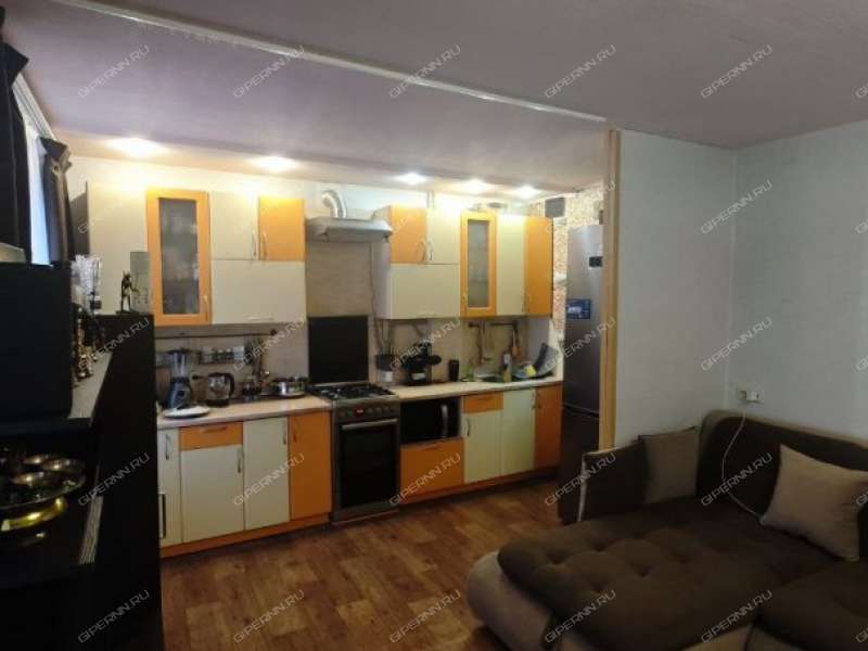 четырёхкомнатная квартира в 2-м микрорайоне дом 1 город Кстово