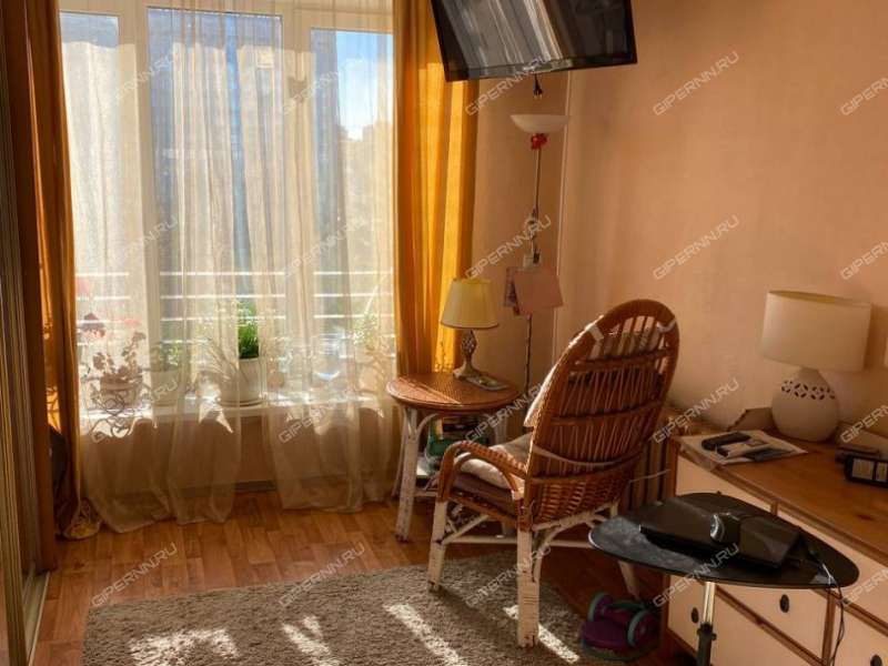 двухкомнатная квартира на площади Максима Горького дом 4/2