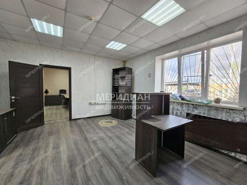 здание под офис на Интернациональная ул Бор