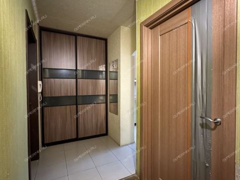 3-komnatnaya-ul-strokina-d-9 фото