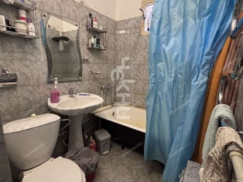 трёхкомнатная квартира на улице Ярошенко дом 4