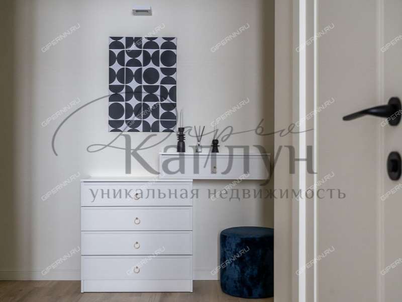 трёхкомнатная квартира на Светлогорской улице дом 6