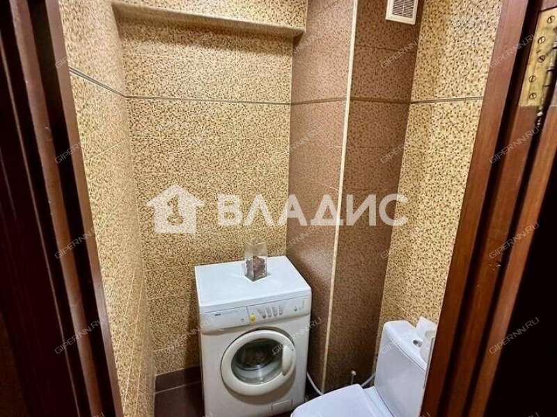 трёхкомнатная квартира на улице Челюскинцев дом 27