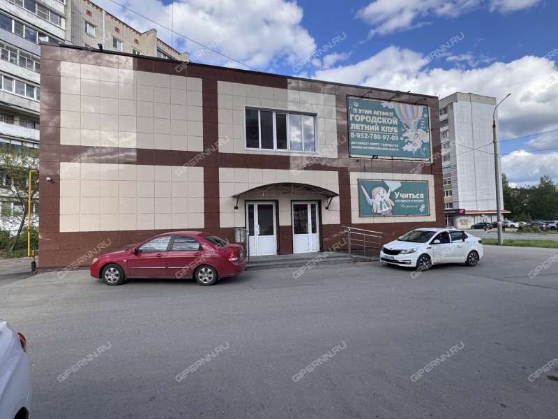 помещение под торговую площадь на улице Петрищева город Дзержинск
