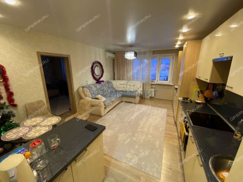 трёхкомнатная квартира на бульваре 60-летия Октября дом 21 к2