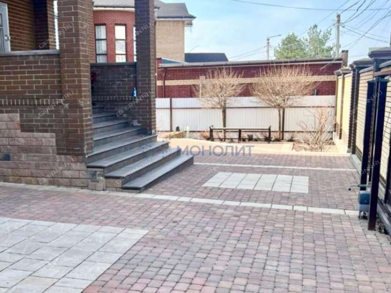 дом в слободе Верхнепечёрская