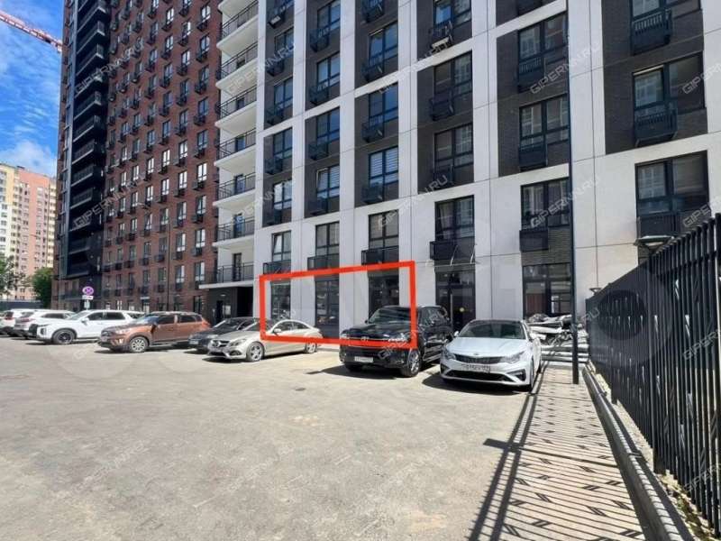 помещение под торговую площадь на 2-й Оранжерейной улице