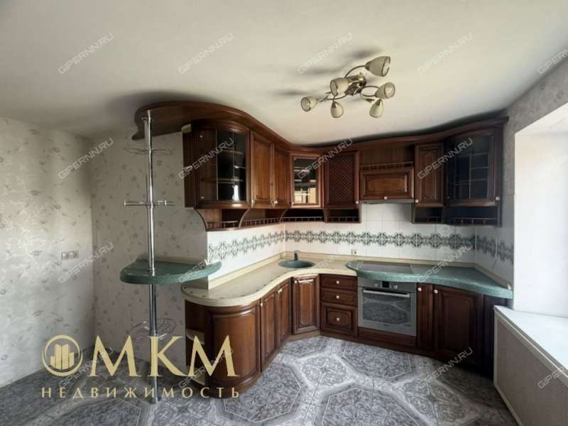 пятикомнатная квартира на улице Плотникова дом 4