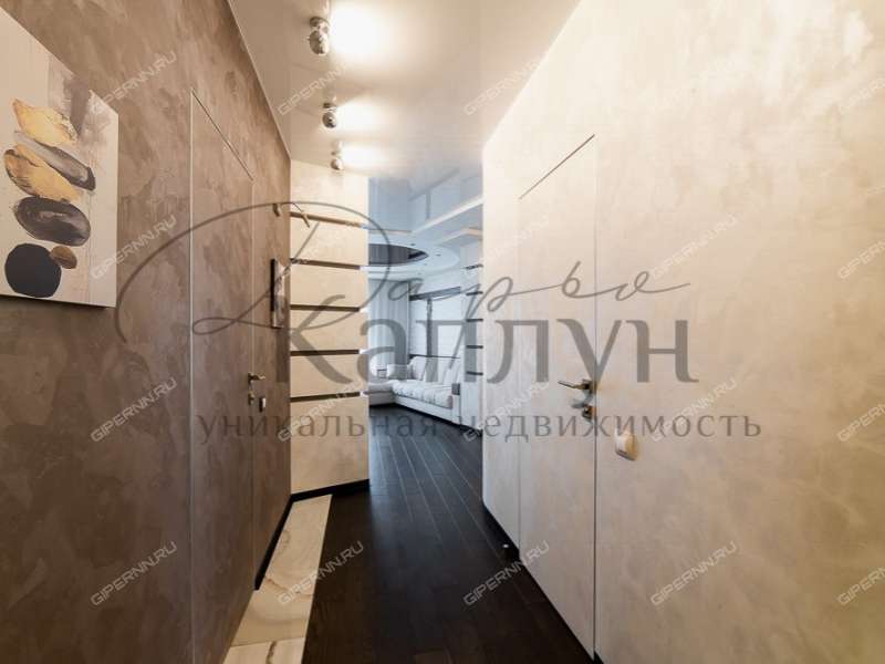 трёхкомнатная квартира на улице Родионова дом 192, к3