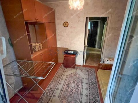 3-komnatnaya-ul-verhnepecherskaya-d-8 фото