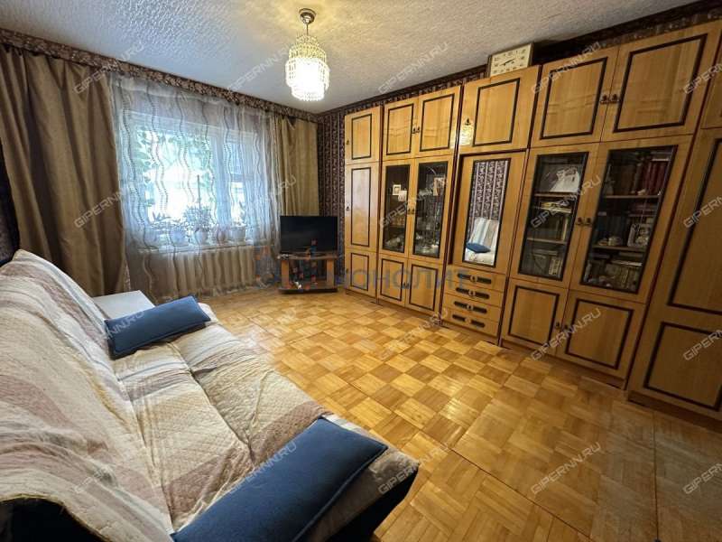 четырёхкомнатная квартира на проспекте Ильича дом 42А