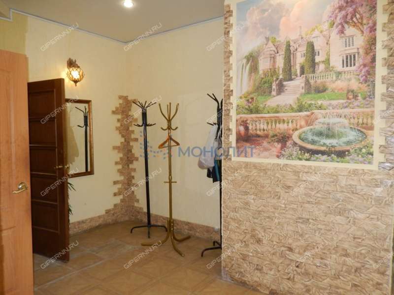 помещение под помещение свободного назначения, торговую площадь на улице Героя Давыдова