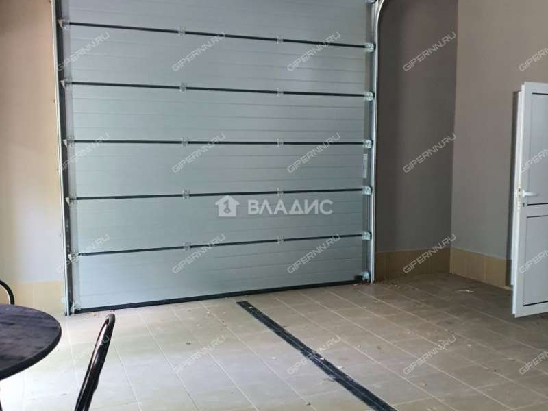 здание под офис, торговую площадь на улице Вождей Революции