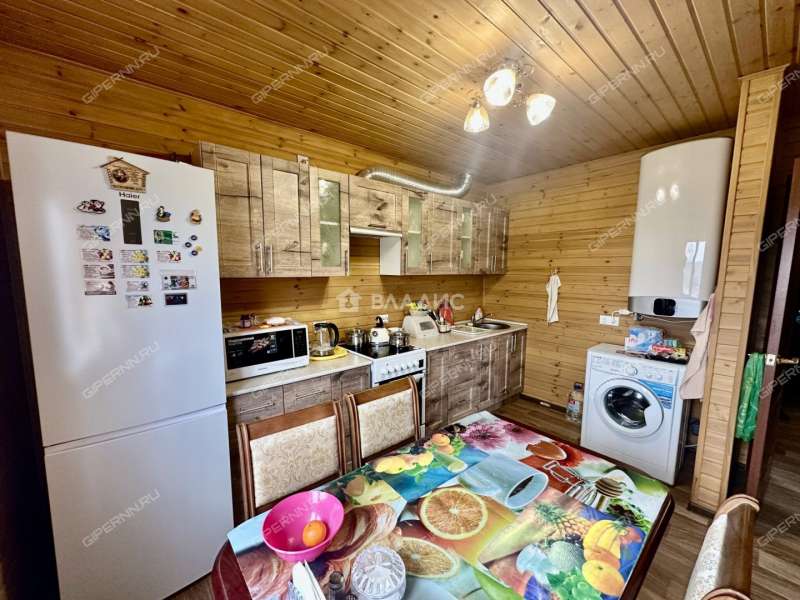 дом на улице Радужная село Арманиха