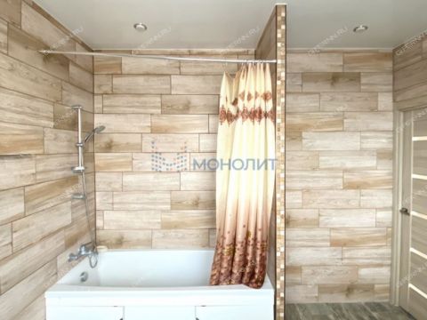 dom-rabochiy-poselok-reshetiha-volodarskiy-rayon фото