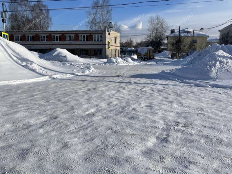 помещение под помещение свободного назначения на Школьной улице село Большое Мокрое
