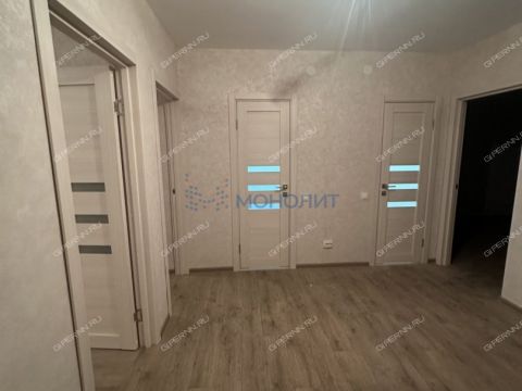 3-komnatnaya-ul-romantikov-d-13 фото