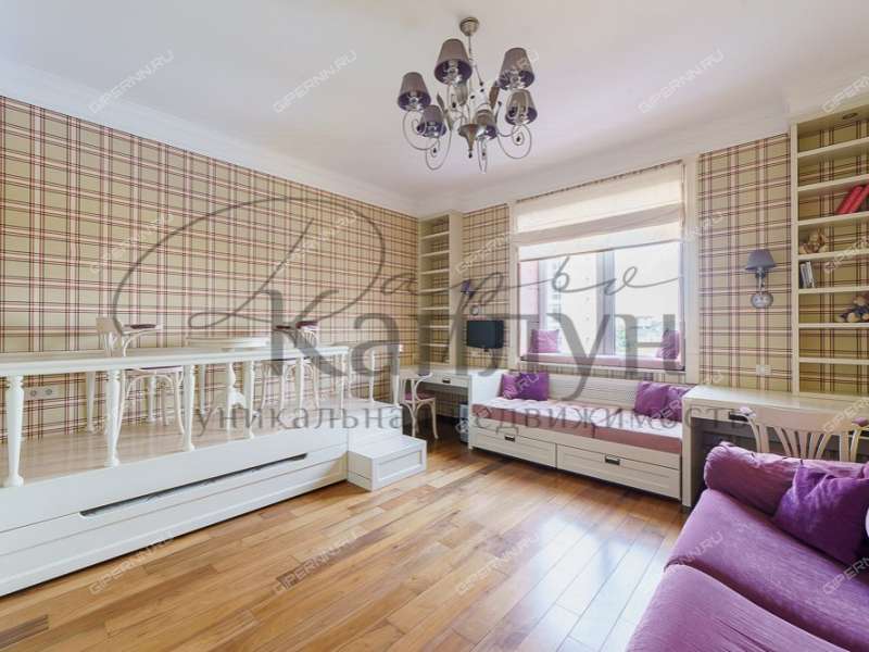 трёхкомнатная квартира на улице Коминтерна дом 139