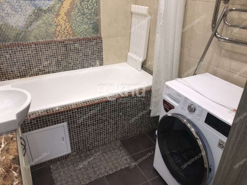 двухкомнатная квартира на улице Верхнепечёрская дом 13 к1