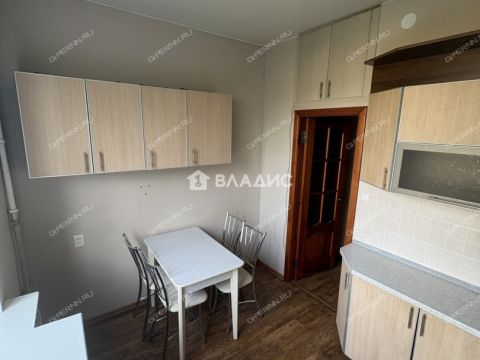 2-komnatnaya-ul-kosmonavta-komarova-d-13 фото