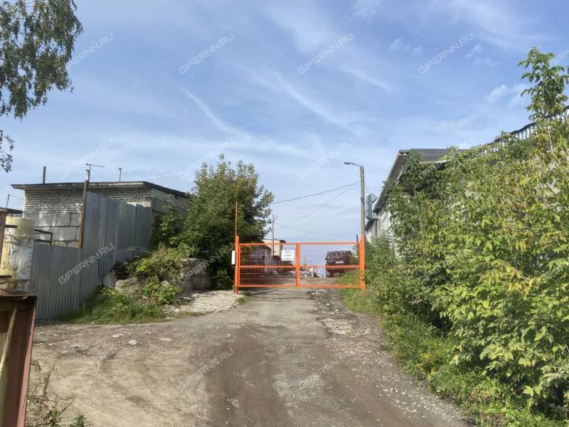 гараж на Зеленхозовской улице