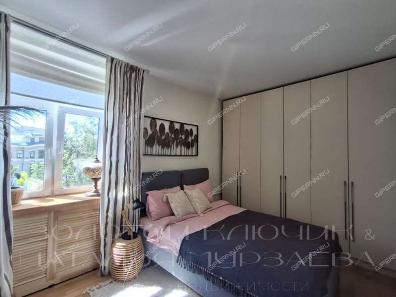 четырёхкомнатная квартира на улице Коминтерна дом 168