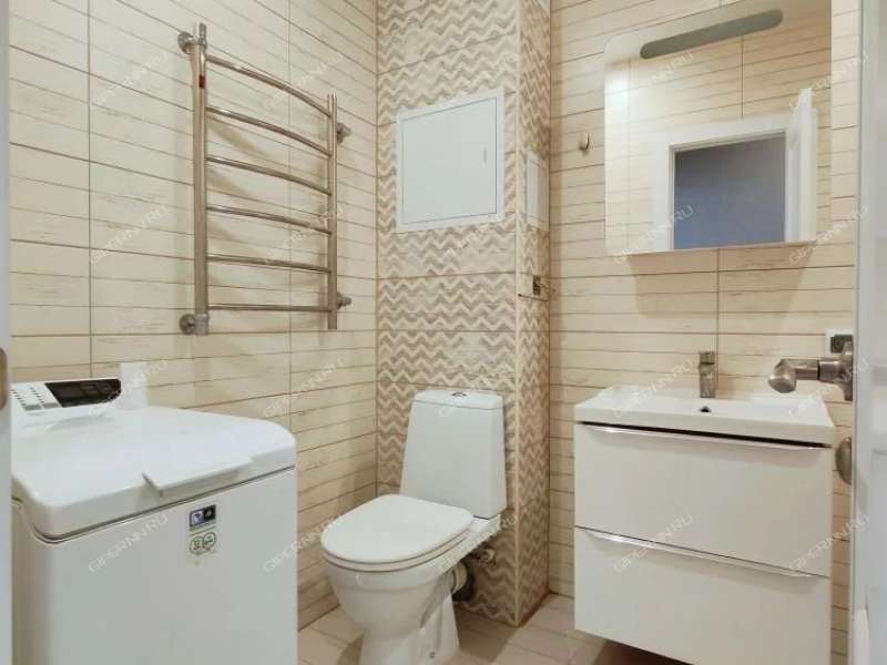 двухкомнатная квартира на улице Июльских Дней дом 1/2