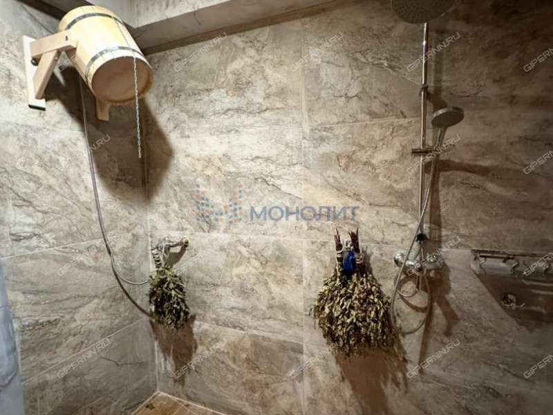 дом в слободе Верхнепечёрская