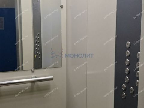 3-komnatnaya-ul-strokina-d-10 фото