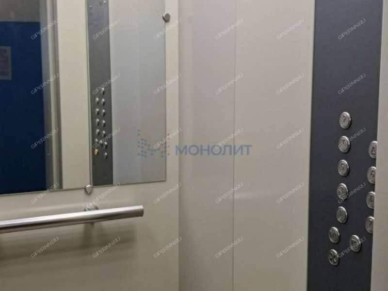 трёхкомнатная квартира на улице Строкина дом 10