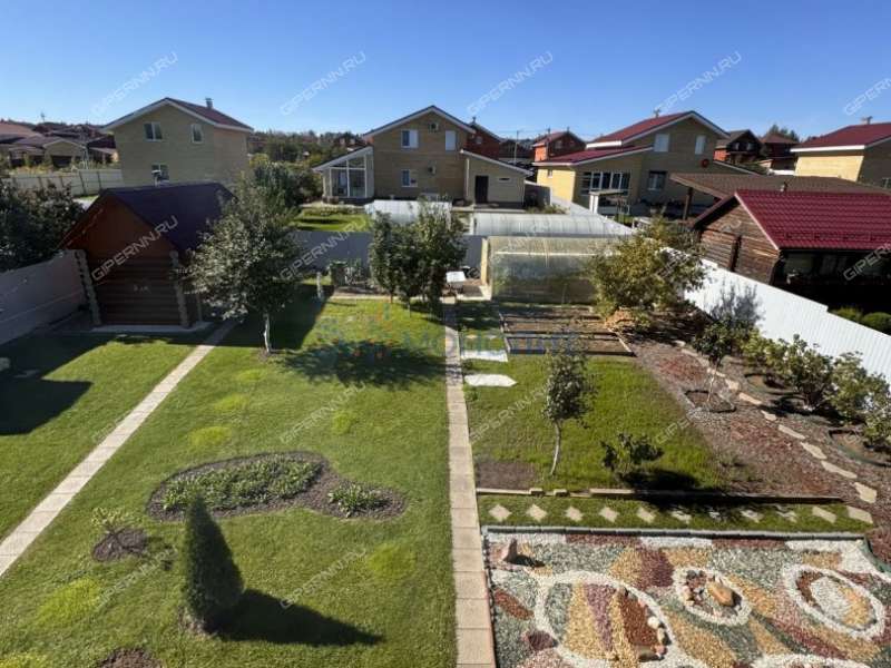 дом на Озёрной улице деревня Крутая