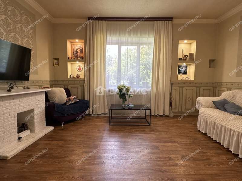 трёхкомнатная квартира на улице Буревестника дом 14