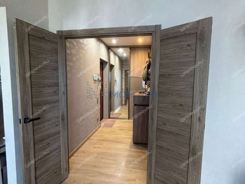 трёхкомнатная квартира на бульваре 60-летия Октября дом 25 к3