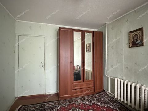 3-komnatnaya-ul-strokina-d-11 фото